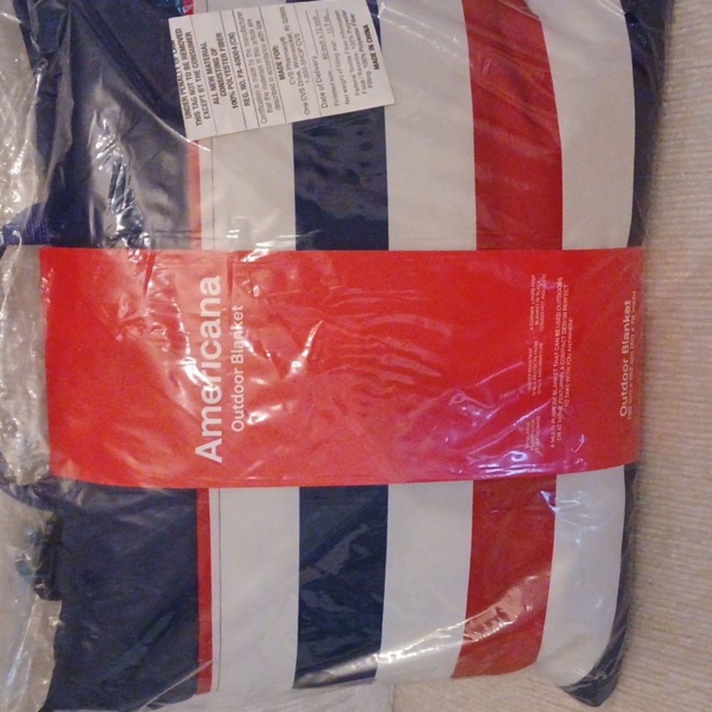 Americana Outdoor Blanket...red/blue/white stripe..incl carry handle bag